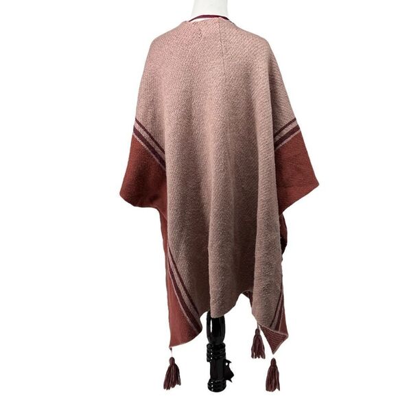 Treasure & Bond Pink Poncho Snaps Arm Holes - Picture 2 of 6